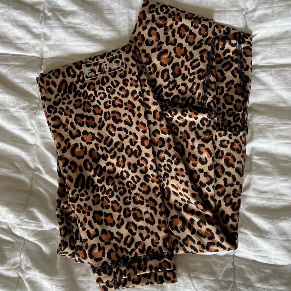 FLEO El Toro leggings - cheetah print Length 25”